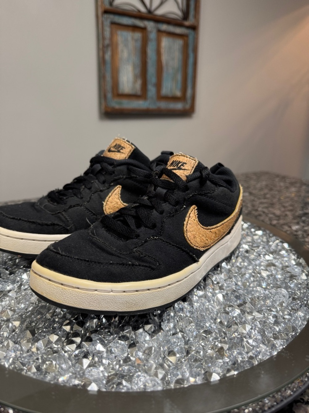 Nike Black and Tan cork leather Low-Top Sneakers 5Y - Picture 6 of 13